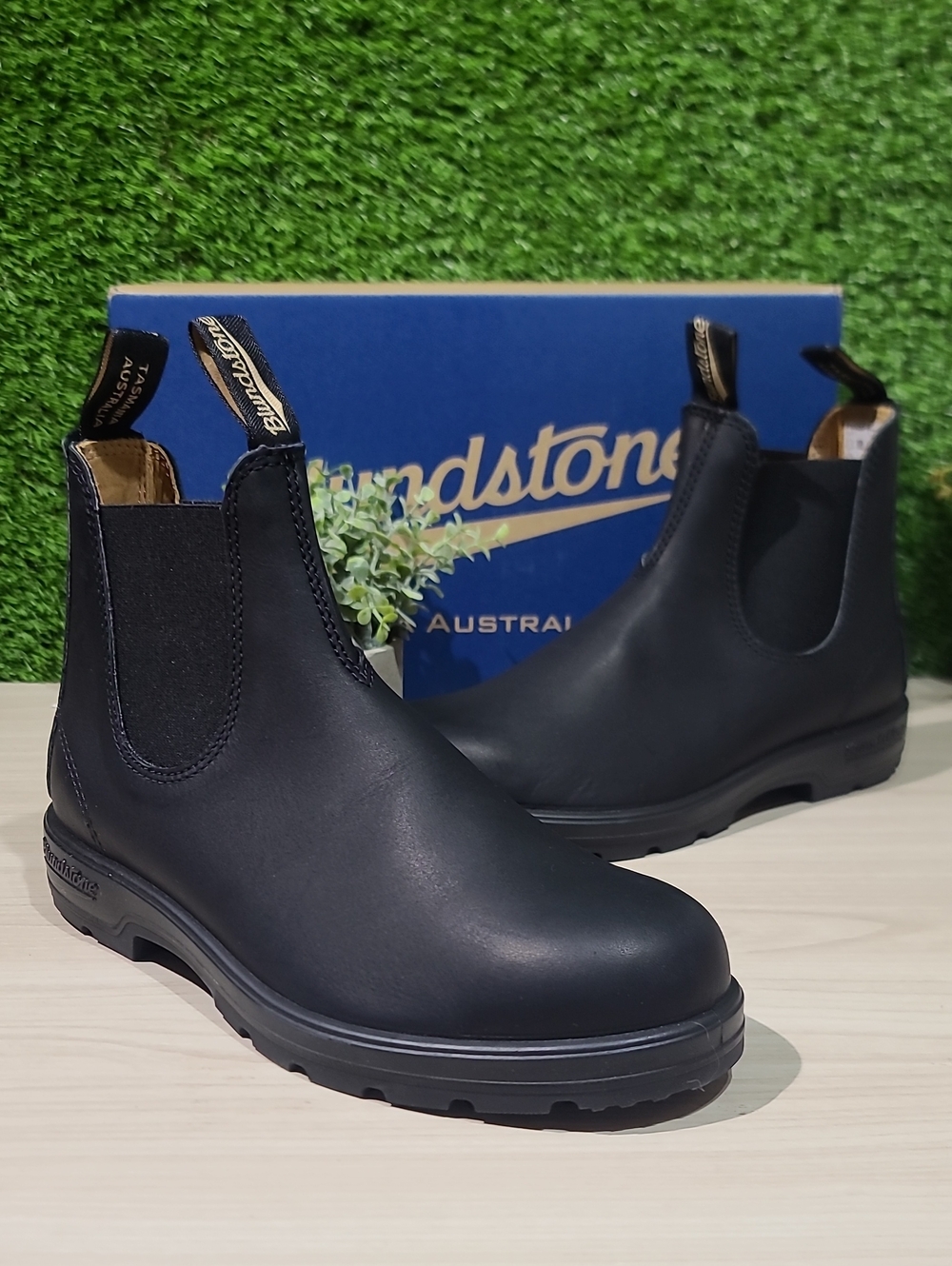 Blundstone Classics 558 Unisex Chelsea Boots AU 7.5 / US Men's 8.5 NEW